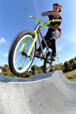   Tire Grab  BMX