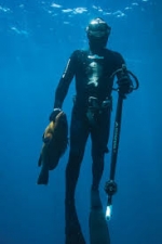 Выбираем гидрокостюм для подводной охоты